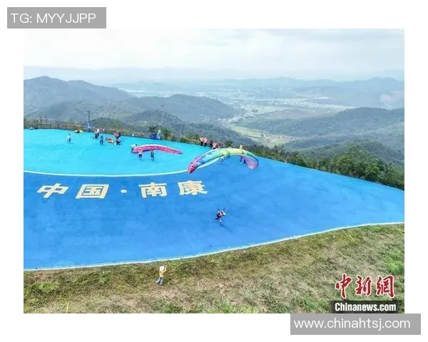 全国滑翔伞定点联赛江西赣州站盛大开幕精彩赛事引发热烈关注