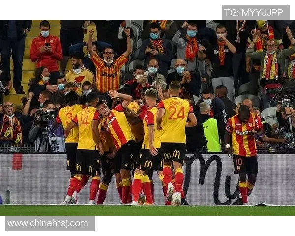 法甲第14轮最佳阵容揭晓托万领衔朗斯登顶巴黎球员全无入选